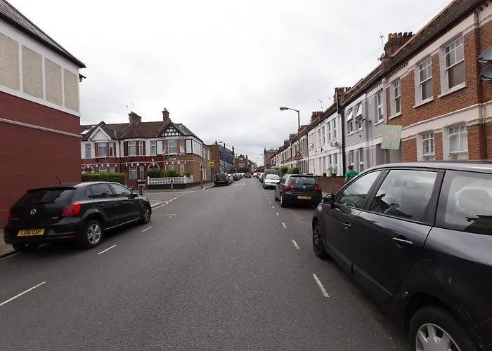 Tooting Broadway Studios & Rooms By PrimecityhostsHotel Londra